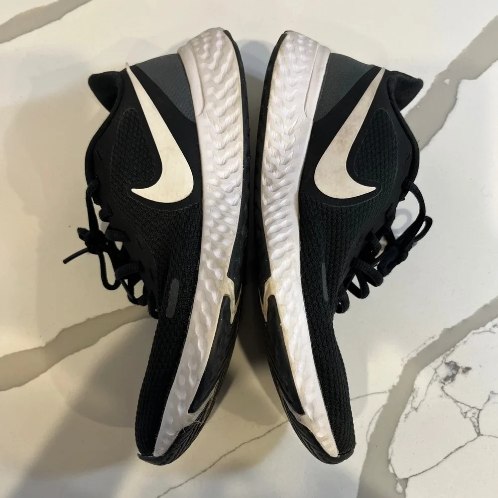 Nike Revolution 5 Mens Running Shoes Black White BQ3207-002 Size 7.5